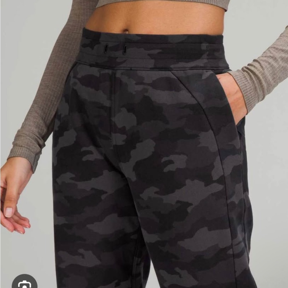 Lululemon scuba high rise sweat pants
